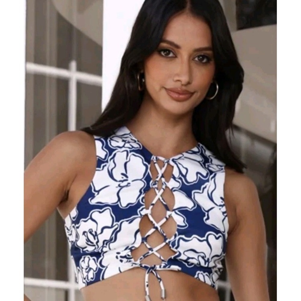 New Runaway The Label Ayla Crop Top Blue Floral Cottage Coastal Beach Date L/8